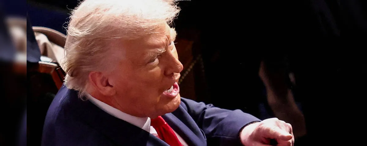 EUA: Senado aprova resolução para limitar poderes de Trump
