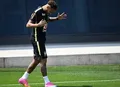 Neymar faz trabalhos com bola em treino da Seleção Brasileira