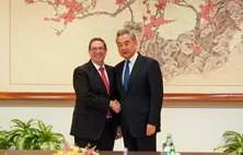 China promete apoio a Cuba diante da pressão americana