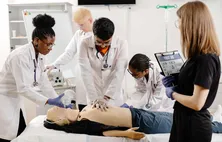 Medicina: entidades criticam MP de nota mínima para aluno