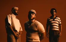 Trio Gilsons chega a Maceió com show da turnê do novo álbum