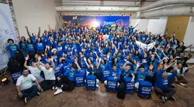 Entre abraços e despedidas, 150 estudantes alagoanos embarcam para intercâmbio na Inglaterra