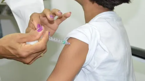 Alagoas inicia aplicação da vacina Pneumo 20; meta é imunizar mais de 90 mil crianças - Imagem