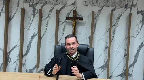 Bruno Toledo é eleito presidente do TCE/AL e promete aproximar tribunal da população
e promete aproximar tribunal da população - Imagem
