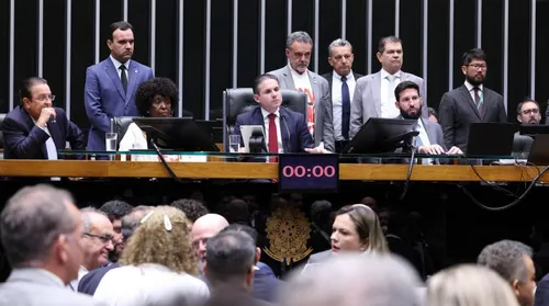 Câmara aprova fim da escala 6x1 e redução da jornada de trabalho - Imagem