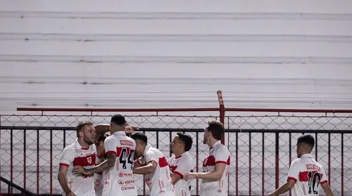 CRB sai na frente, mas cede empate ao Atlético-GO: 3 a 3 - Imagem