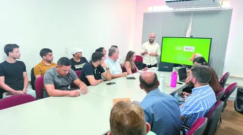 Encontro técnico orienta cooperativas sobre regras para sementes e mudas - Imagem