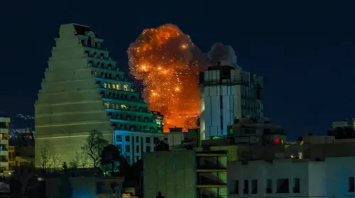 EUA lançam novos ataques contra o Irã pelo segundo dia consecutivo - Imagem