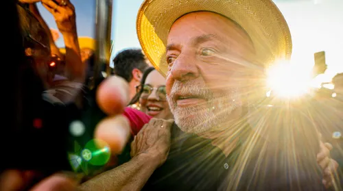 Lula reage a tarifaço dos EUA e sobe tom contra Bolsonaros - Imagem