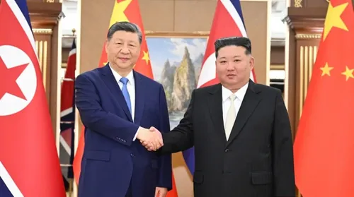 Na Coreia do Norte, Xi promete ‘firme apoio’ a Kim Jong-un - Imagem