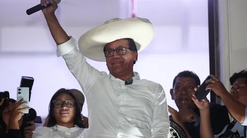 Partido de Sánchez diz que não vai reconhecer resultado das eleições - Imagem