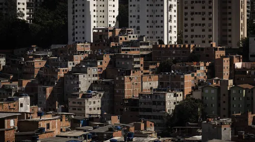 Pobreza cai a menor nível da série histórica nas metrópoles brasileiras - Imagem