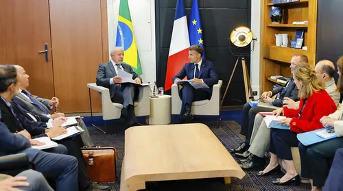 Presidente aproveita cúpula do G7 para se reunir com Macron - Imagem