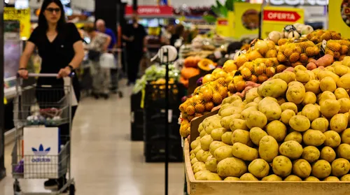 Prévia da inflação sobe 0,62%, puxada por alimentos e bebidas - Imagem