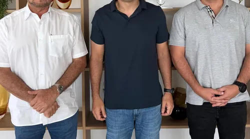 Renan Filho e JHC levam caravanas ao interior e disputam apoios estratégicos - Imagem