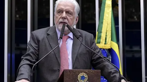 Sem deixar liderança, Jaques Wagner leva crise para centro do governo - Imagem