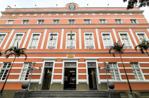 ALE aprova em 2º turno título de cidadão alagoano para Flávio Bolsonaro