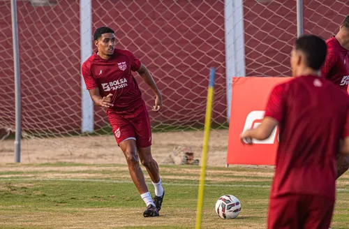CRB anuncia venda do zagueiro Wallace ao Grêmio