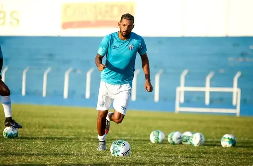CSA encaminha a contratação do volante Everton Heleno