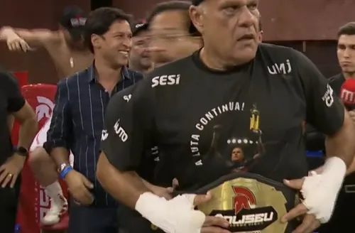 Eduardo Canuto conquista cinturão no Coliseu Strikers