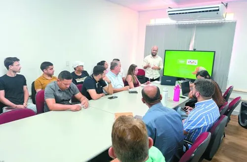 Encontro técnico orienta cooperativas sobre regras para sementes e mudas