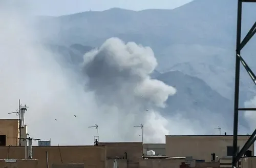 EUA atacam alvos iranianos em meio a negociações por acordo de paz