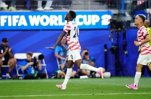 EUA e Austrália se enfrentam em jogo que vale a liderança do grupo
