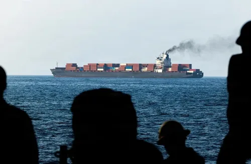 Irã sinaliza reabertura de Ormuz em acordo com os EUA