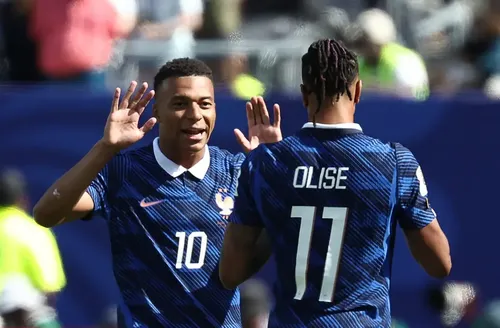Mbappé brilha e França vence Senegal em estreia na Copa: 3x1