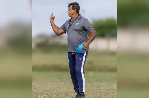 Moacir Júnior recusa proposta do Anápolis e continua no CSA