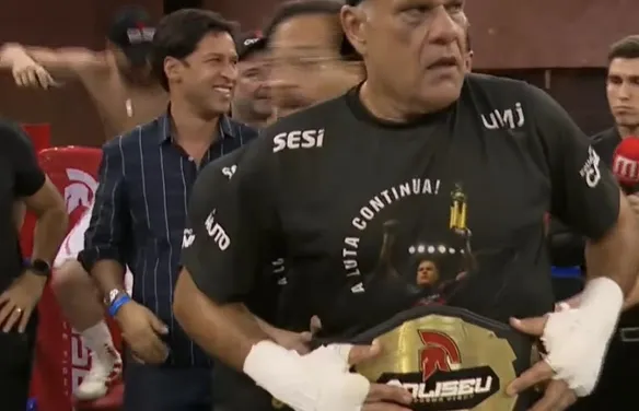 Eduardo Canuto conquista cinturão no Coliseu Strikers