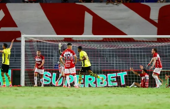 Série B: CRB sofre com fragilidade defensiva e números preocupam