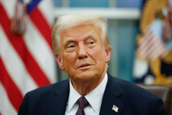 Trump diz que o Estreito de Ormuz deve estar aberto até sexta