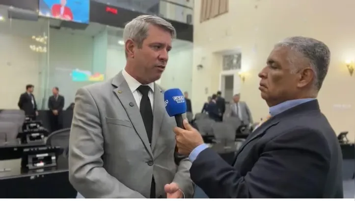 Imagem ilustrativa da imagem ALE aprova título de cidadão honorário para Flávio e provoca reação de petistas