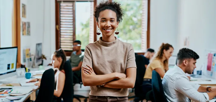 Do total de contratados este ano, 399 têm ensino médio completo