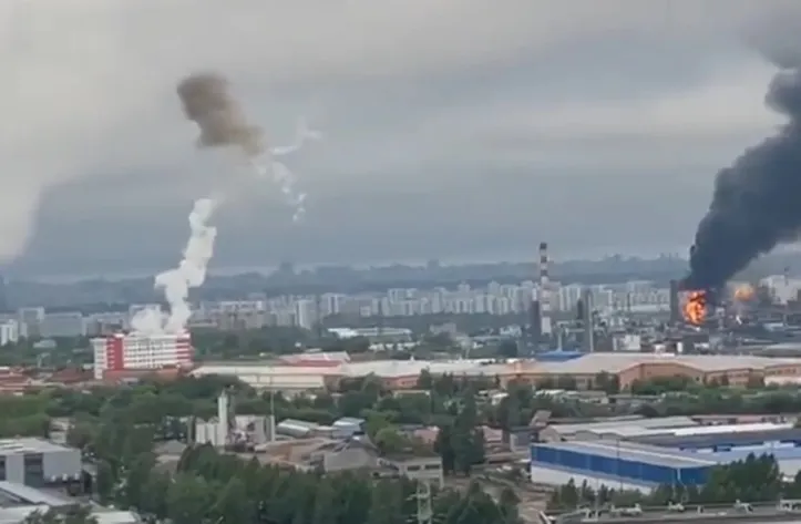 Imagem ilustrativa da imagem Ataque ucraniano atinge refinaria em Moscou pela 2ª vez