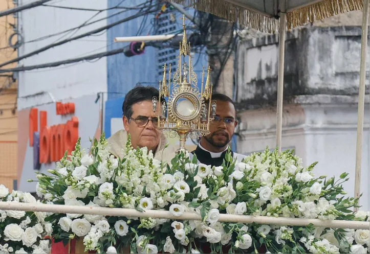 Multidão de fiéis tomou conta das ruas do centro de Maceió