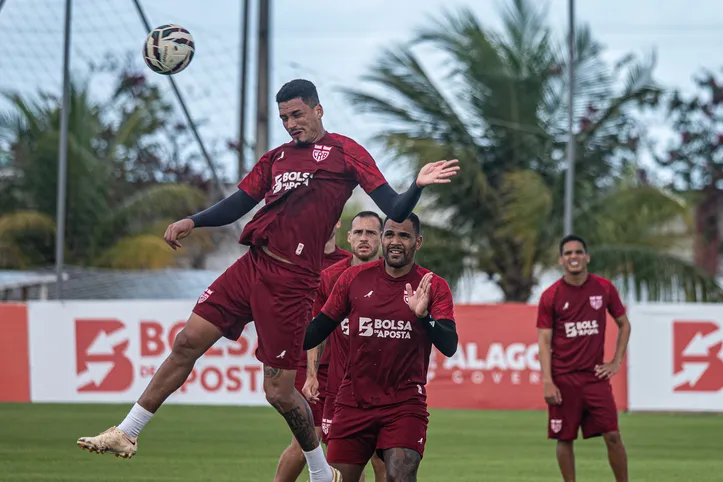CRB em mais uma sessão de treinos para o jogo de terça (30)