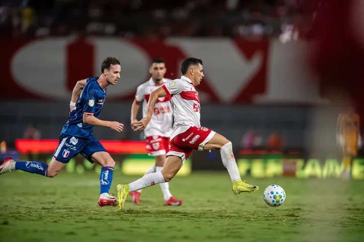 CRB e Fortaleza em partida pela Copa do Brasil neste ano