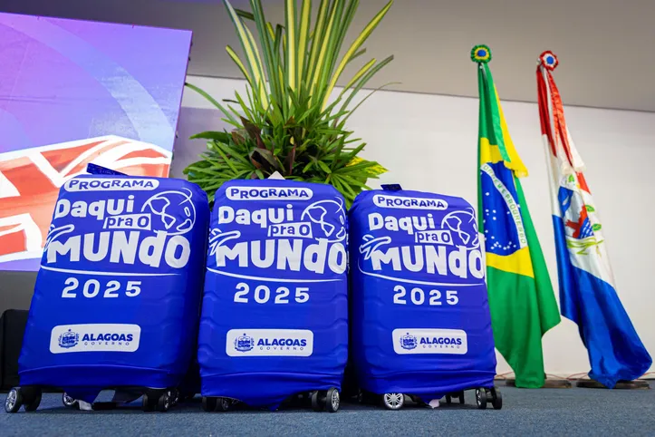 Estudantes do programa ‘Daqui Pro Mundo’ recebem hoje kits para intercâmbio