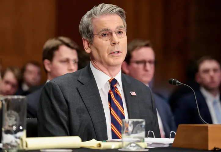 Scott Bessent citou nominalmente o Brasil durante audiência