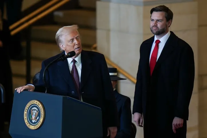 Trump disse que a navegação em Ormuz será retomada aos poucos