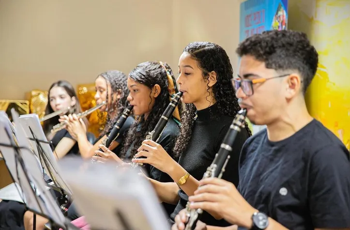 Voluntários de diferentes denominações religiosas dedicam conhecimento, solidariedade e tempo