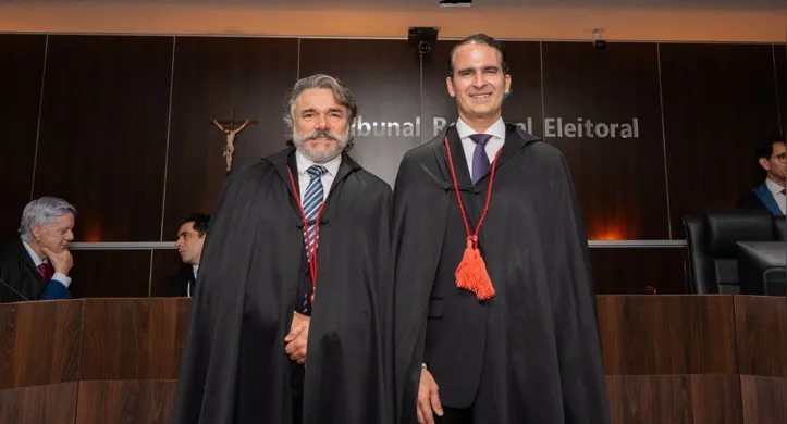 Antônio de Carvalho e Rosmar Cavalcanti tomaram posse ontem