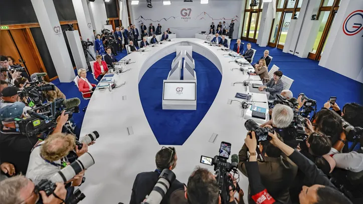 Presidentes Lula e Trump durante reunião ampliada do G7