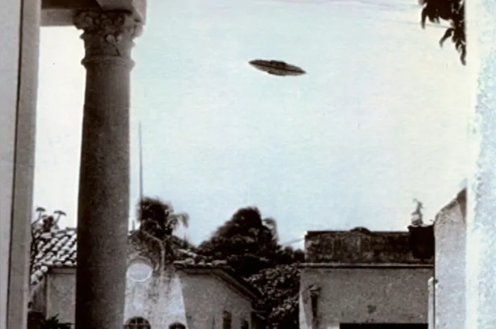 Imagem ilustrativa da imagem O mistério de 1957: o que se sabe sobre o óvni que parou o Centro de Maceió