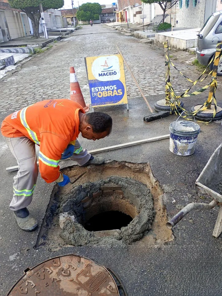 Imagem ilustrativa da imagem Operação nivela mais de 500 bueiros e atinge 112 vias em Maceió