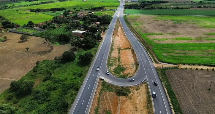 Imagem ilustrativa da imagem Paulo Dantas inaugura hoje duplicação da AL-110, que liga Arapiraca a São Sebastião