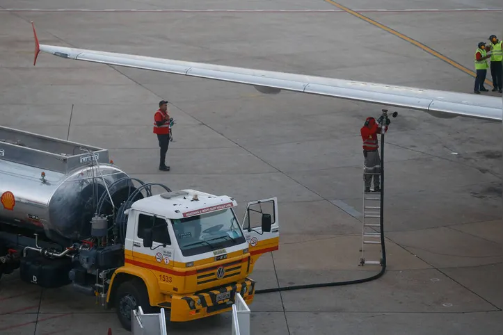 QAV é o combustível derivado do petróleo que abastece aviões