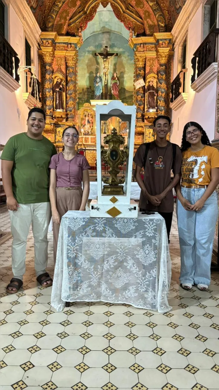 Católicos celebram passagem de relíquias de São Francisco de Assis por Alagoas